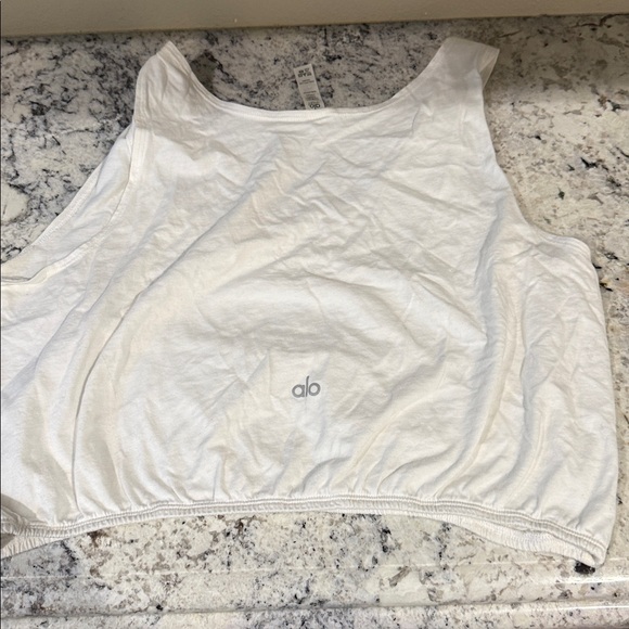 ALO Yoga White Scoop Neck cropped Tank Top - Picture 3 of 3